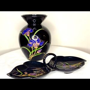 Vintage style ring holder and vase set.